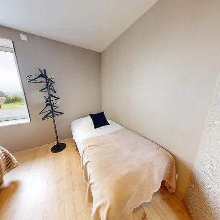 Maison Des Bruyeres 25pers Jacuzzi, Billard Baby בית נופש Le Bény-Bocage