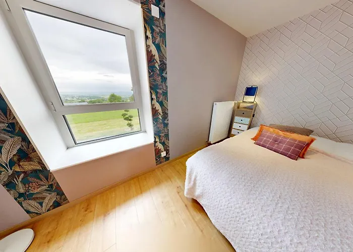 בית נופש Maison Des Bruyeres 25pers Jacuzzi, Billard Baby Le Bény-Bocage